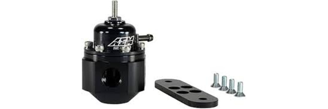 Régulateur de Pression Essence Réglable AEM 25-300BK Universal Fuel Pressure Regulator